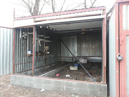 Увеличенный гараж с электрическими воротами